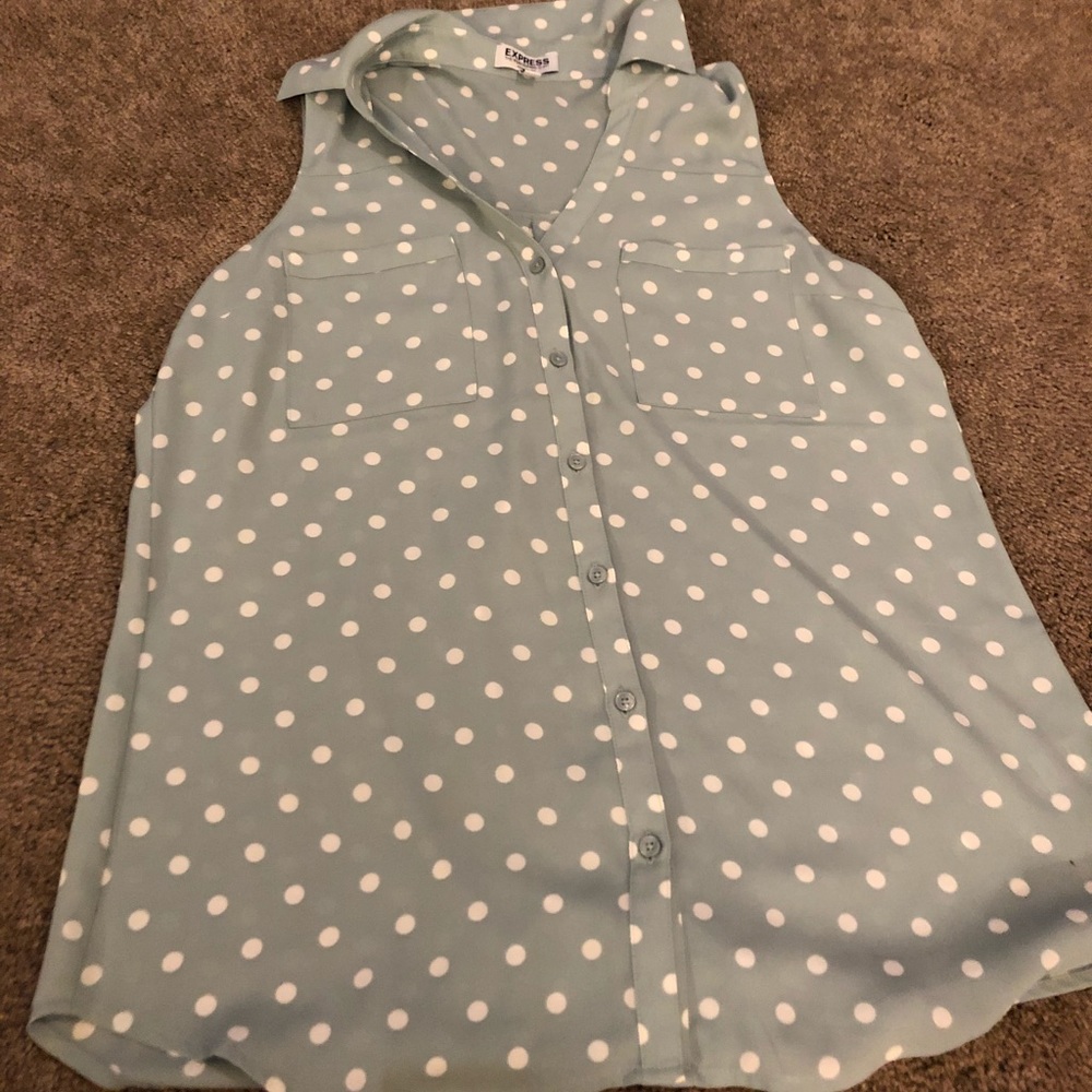 NWOT Polka dot sleeveless Express portofino blouse